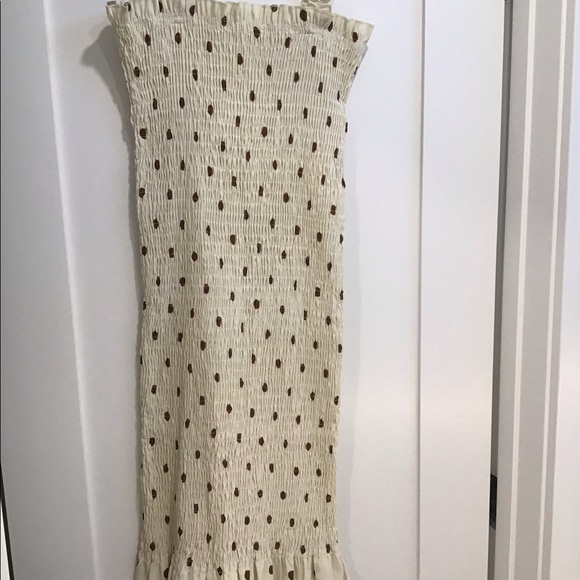 Elastic stretch comfy cream with brown polka dots. - Picture 3 of 7